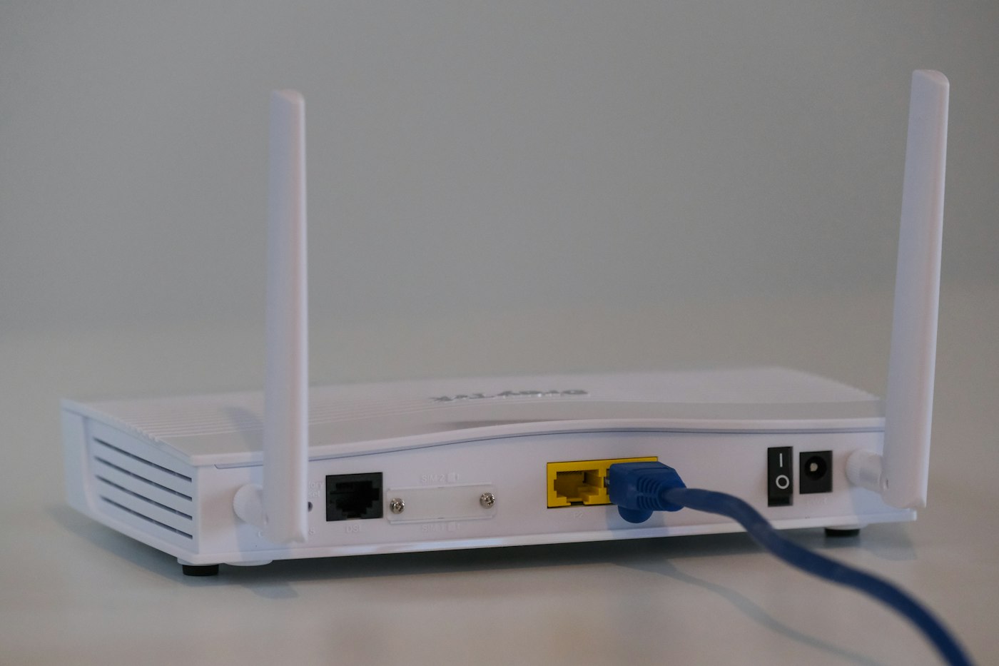 Router WiFi con antenas